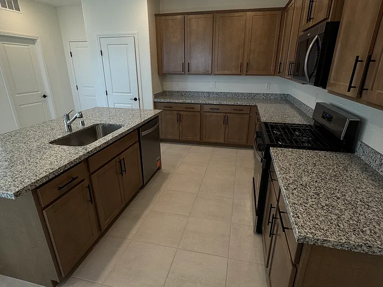 92 Hornbeck Ln — Photo 11