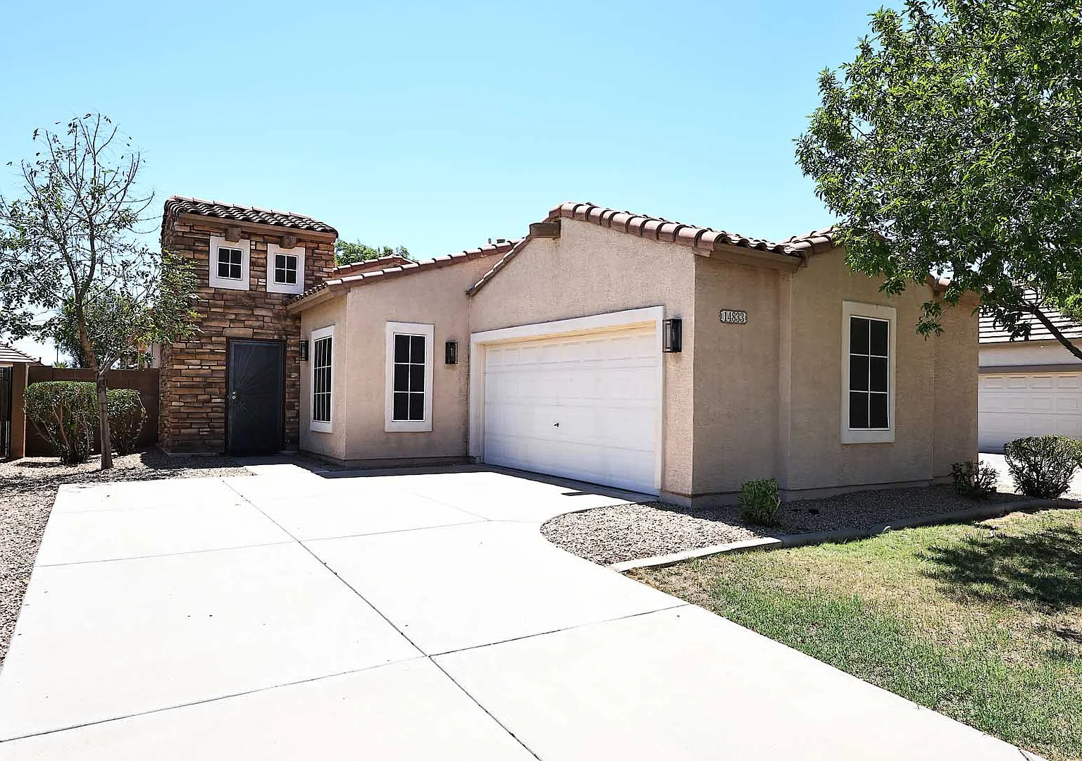 3 bed, 1670 sqft, $2,100 — Photo 1