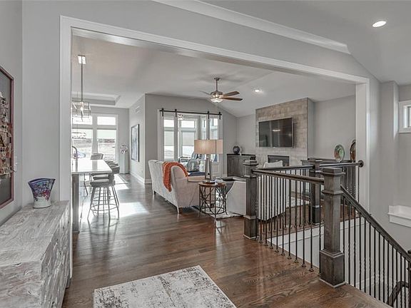 3rd image of 13844 Caenen St