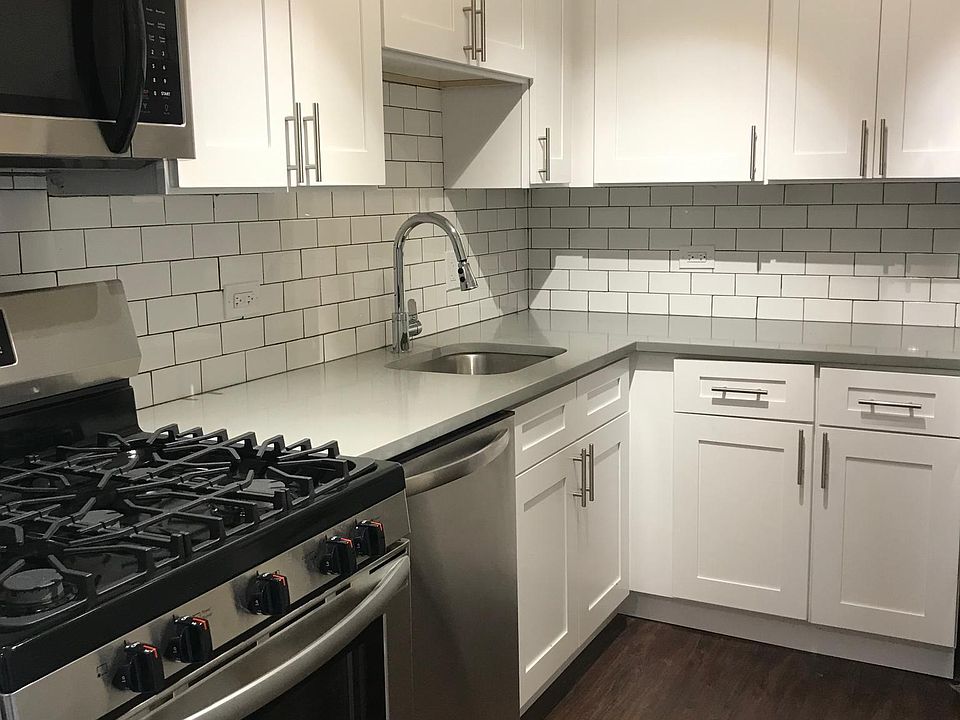 2nd image of 1367 E Hyde Park Blvd #209