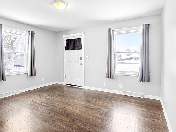 2nd image of 15223 Allen Rd