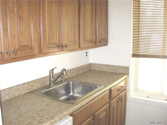 4th image of 26 Osage Ct