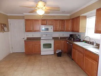 1309 Azalea Ln — Photo 6