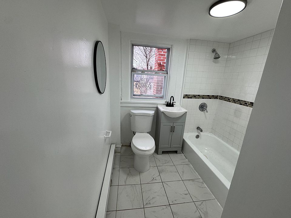 2nd image of 19 N 18th St #G3