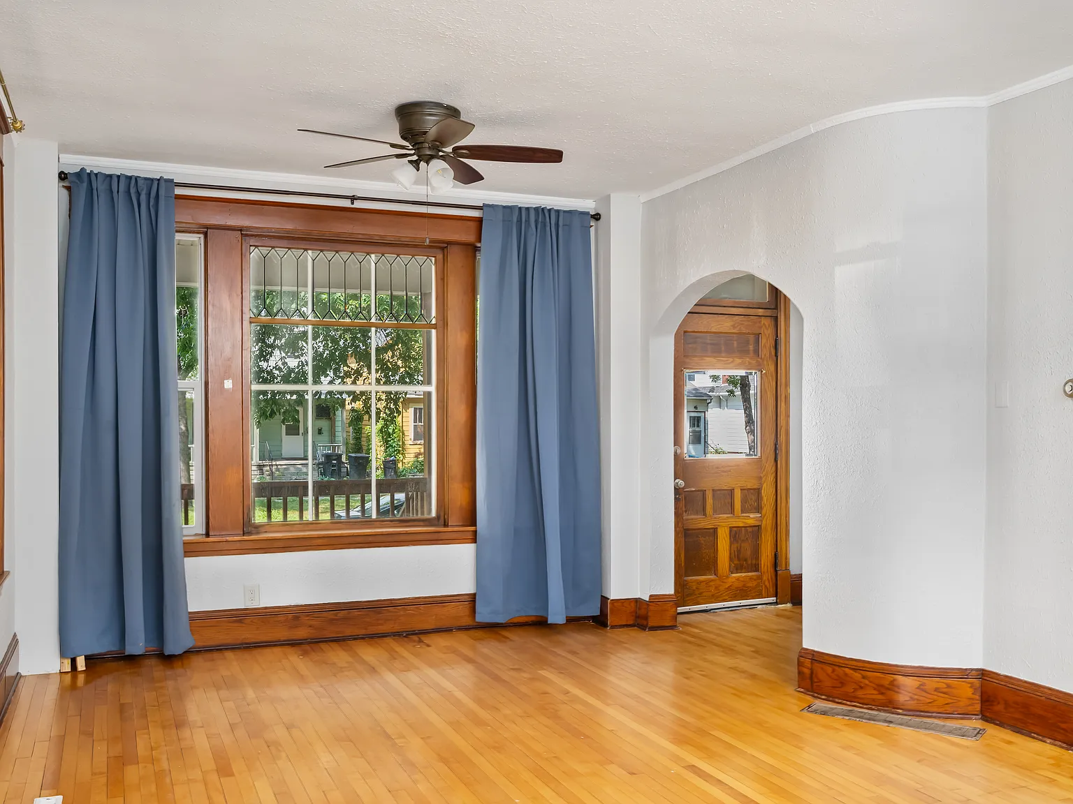 3 bed, $1,375 — Photo 3