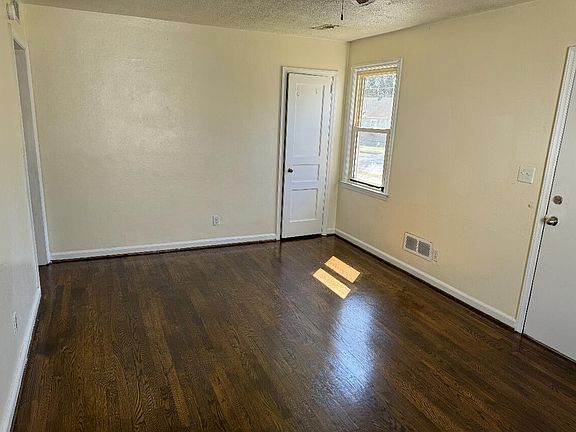 4th image of 44 Forest Hill Ave NE