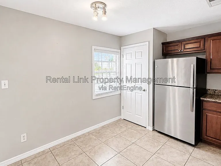 4728 Beach Dr SE #B — Photo 6