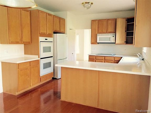 4th image of 37126 Southwind Ct #1