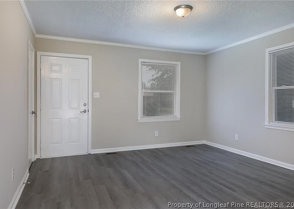 1st image of 325 McIver St