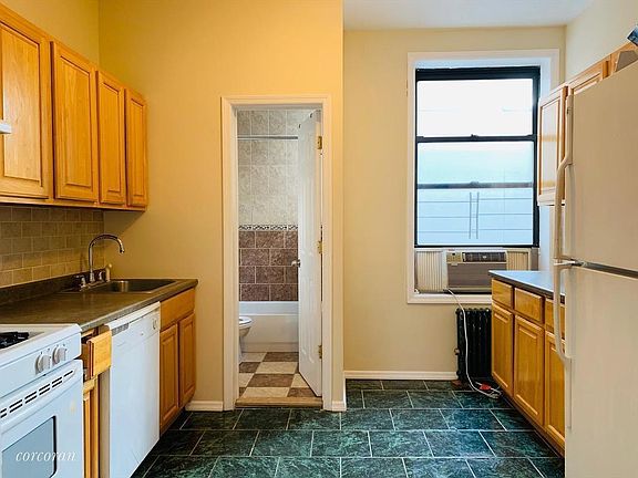 2nd image of 278 Humboldt St APT 4R