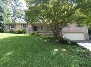 3440 Harrowgate Rd, York, PA 17402