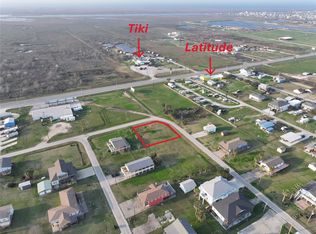 1354 Skyline Dr, Crystal Beach, TX 77650