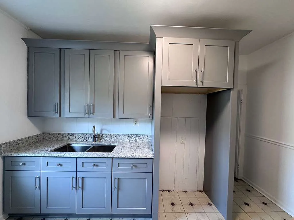 2217 Maple Street — Photo 3