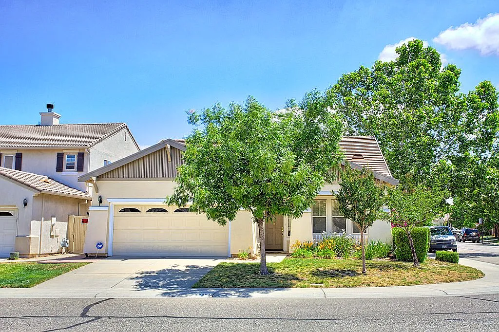6409 Cormorant Cir photo 1