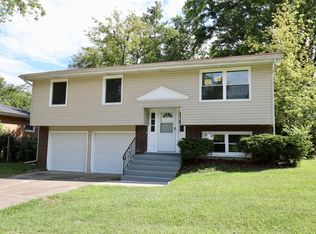 537 Circle Dr, University Park, IL