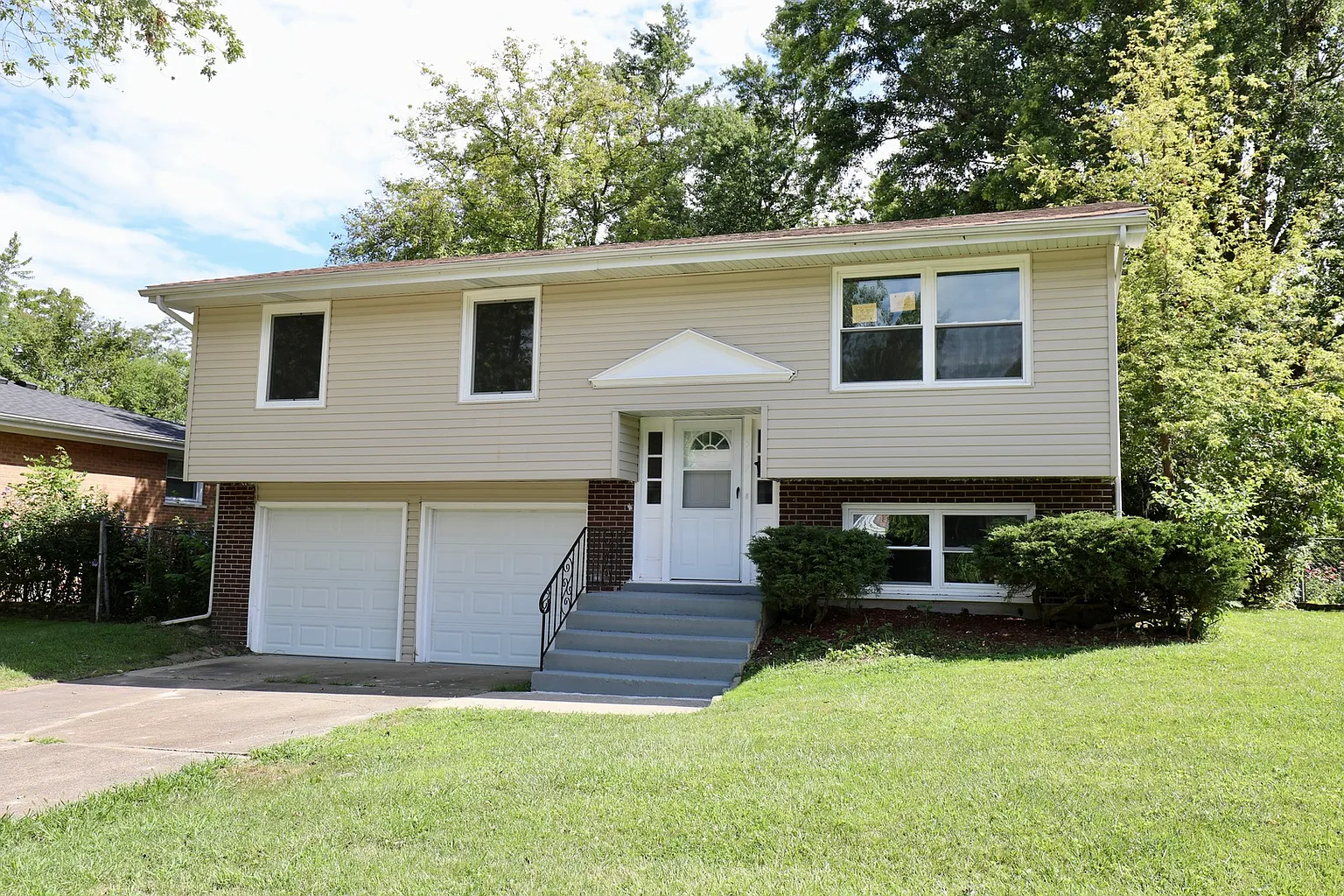 537 Circle Dr photo 1