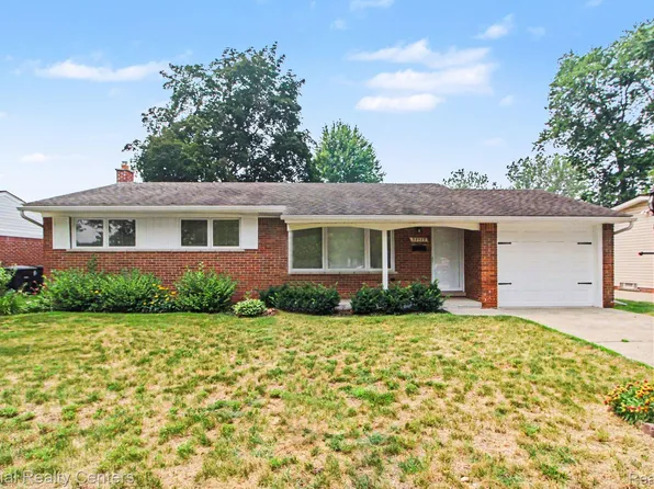 35977 Dover St, Livonia, MI 48150