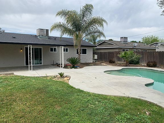 2nd image of 2179 Stratford Way