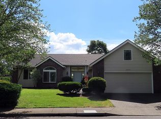 28669 SW Crestwood Dr, Wilsonville, OR 97070