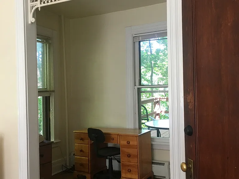 115 Giles Street — Photo 16