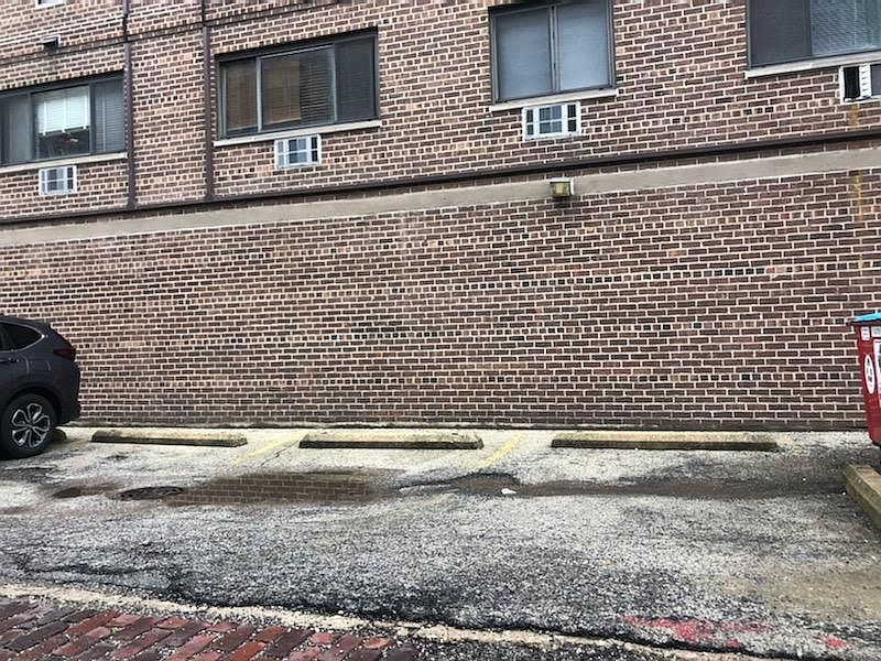 1st image of 607 W Wrightwood Ave #11