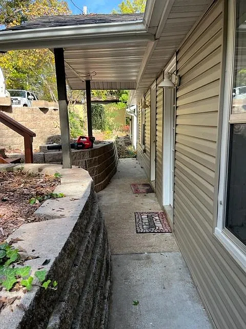 509 Taneycomo Hill Dr — Photo 1