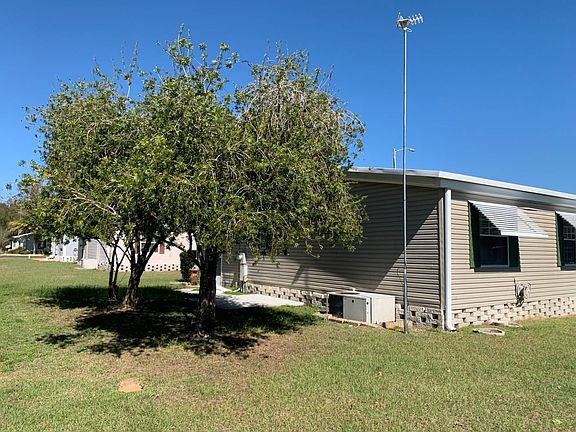 5th image of 402 Carnation Dr