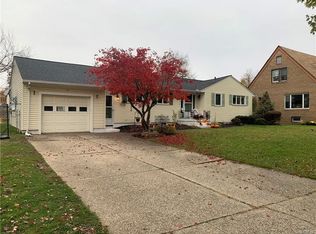 17 Avalon Dr, Amherst, NY 14226