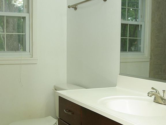 5th image of 908 Neal Dr