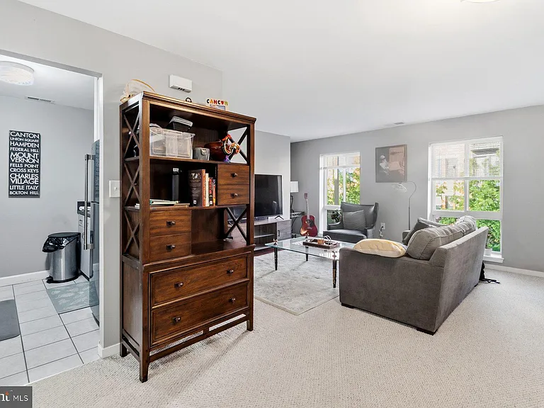 642 S Charles St #R22 — Photo 9
