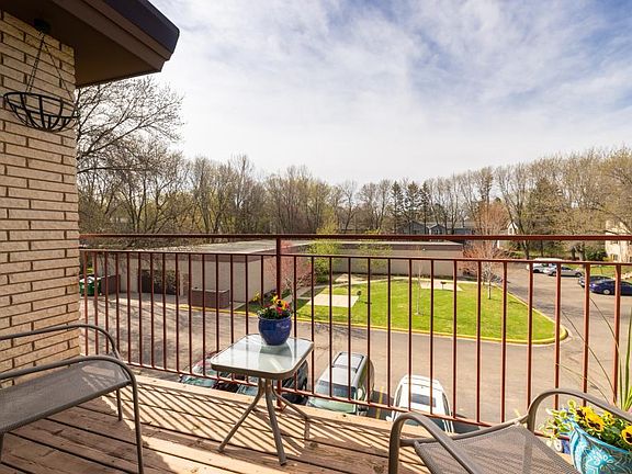 5th image of 240 Wentworth Ave W APT 306