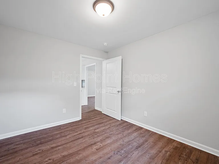 1317 Mayfield Ln #A — Photo 8
