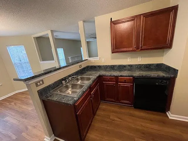 4202 Fortune Point — Photo 10