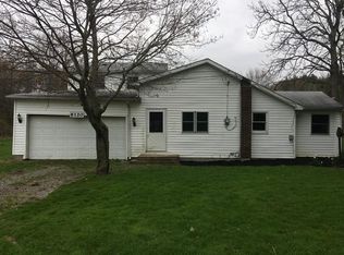 6120 Corey Hunt Rd, Bristolville, OH 44402