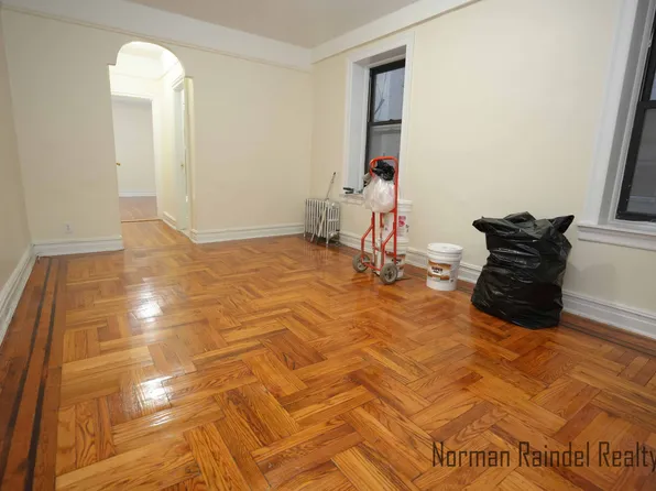 1751 67th Street image 2 of 16