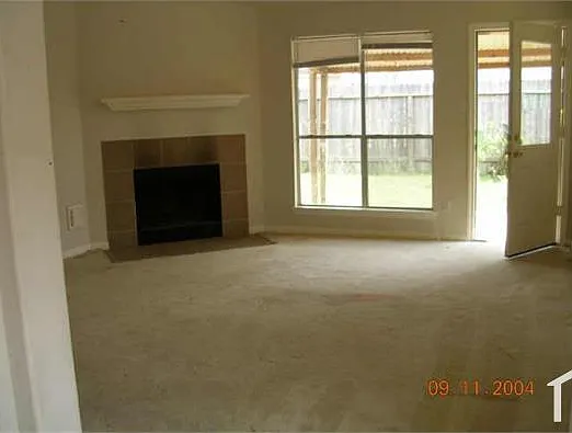 3 bed, 1711 sqft, $2,200 — Photo 2