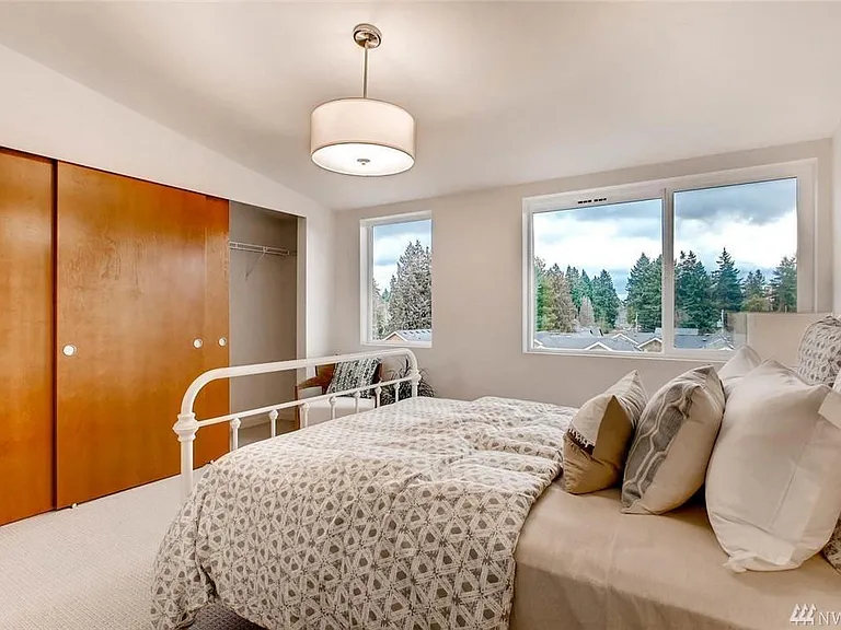 3rd floor Master Bedroom