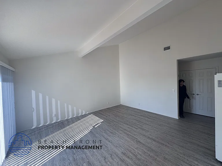 6712 W 86th Pl. — Photo 7