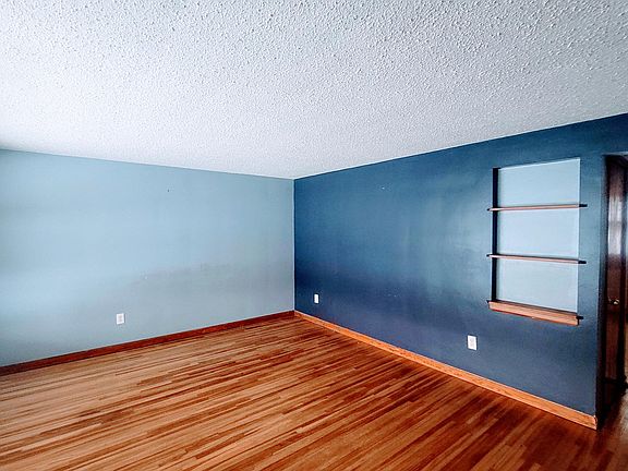 3rd image of 72 Kemp Ave