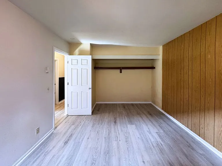 1180 E 37th Ave — Photo 55