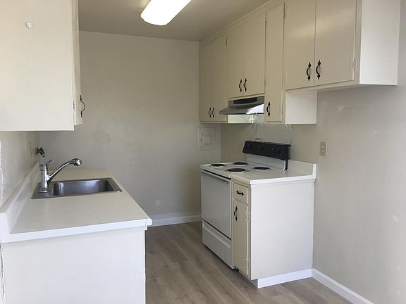 3rd image of 1245 Calle Oriente APT 4
