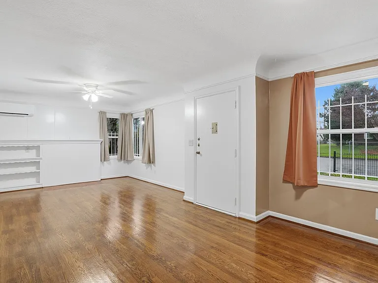 12218 SE Sherman St — Photo 11