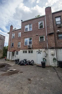 Rented by Rhona Realty | media 23