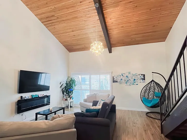 5460 White Oak Ave #C321 — Photo 2