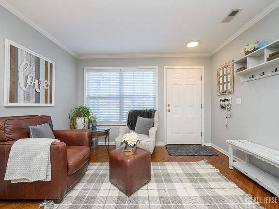 5th image of 9 Cooper Ln