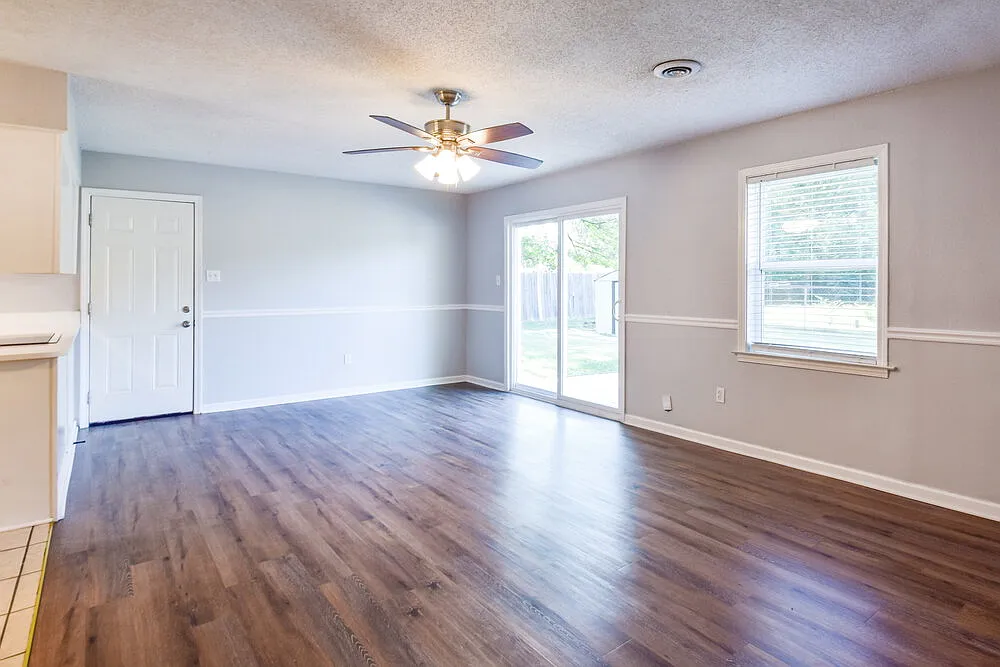 4 bed, 2.0 bath, 1330 sqft, $1,680 — Photo 4