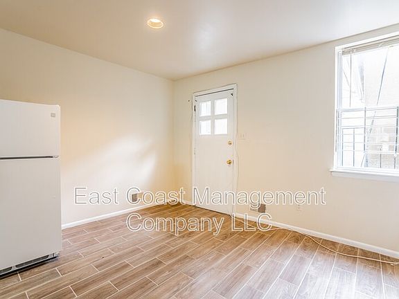 5th image of 1502 E Baltimore St #1