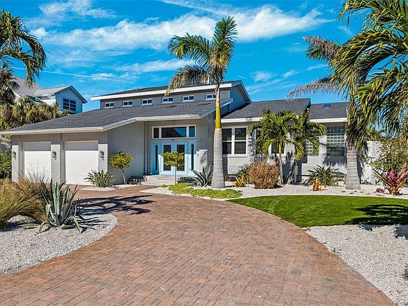 2nd image of 123 8th St E