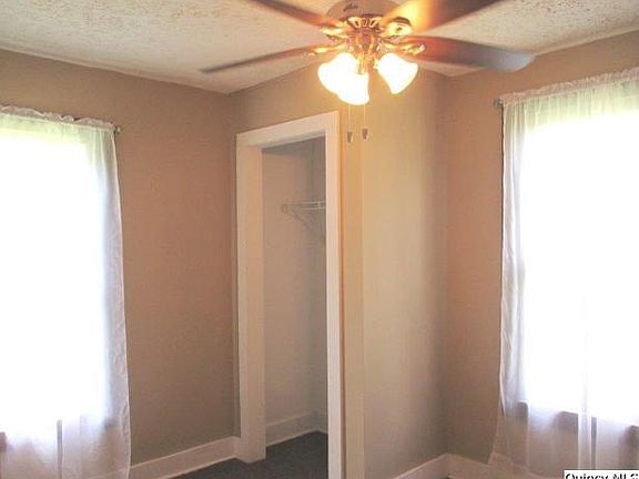 Home for Sale in Barry, IL $34,900