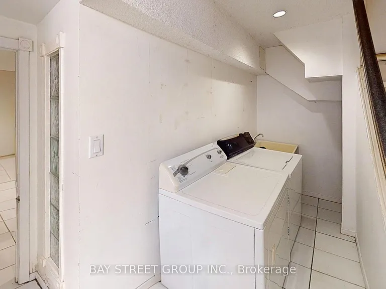 36 Grandview Ave #BASEMENT — Photo 11
